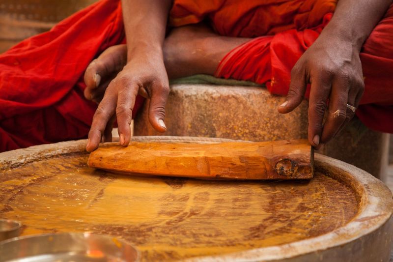Ranakpur is primarily known for its magnificent Jain Temple, where saffron and sandalwood paste are traditionally ground for rituals